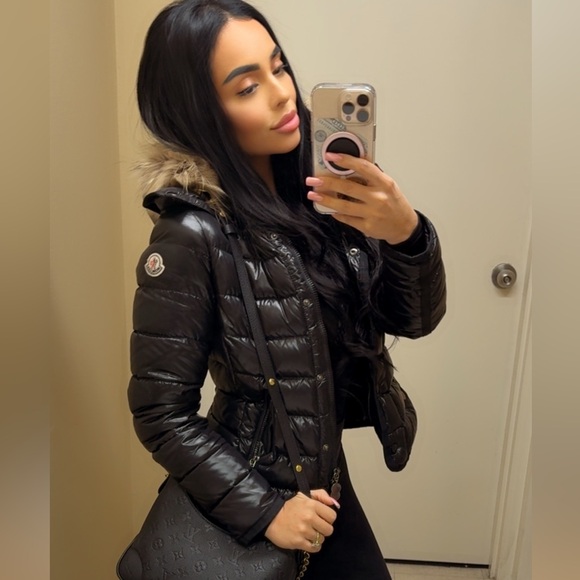 Moncler Black
Armoise Giubotto
Down Jacket - Picture 13 of 13